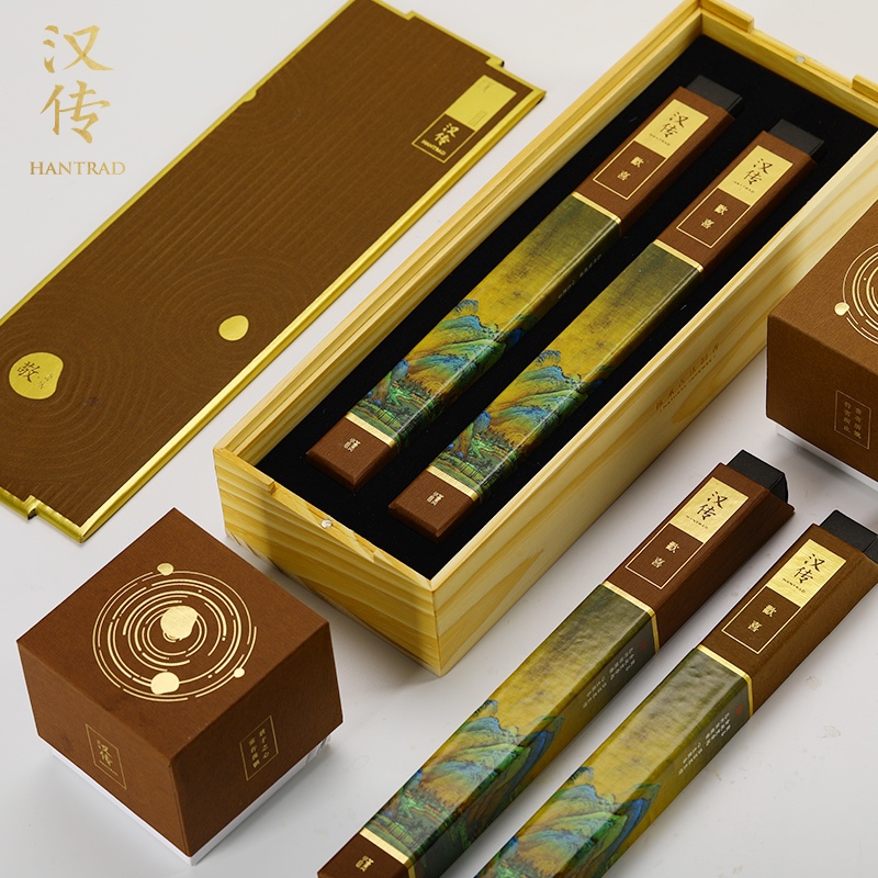 The Han Chuan Natural Fragrance Series features sandalwood with floral notes