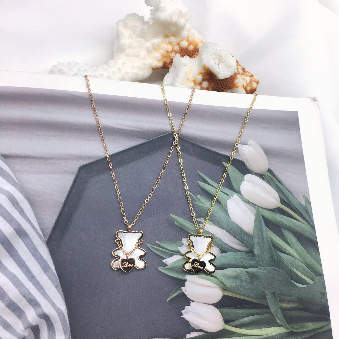 Korean version of casual cute bear hanging love necklace thumbnail