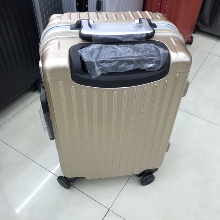 拉杆箱
