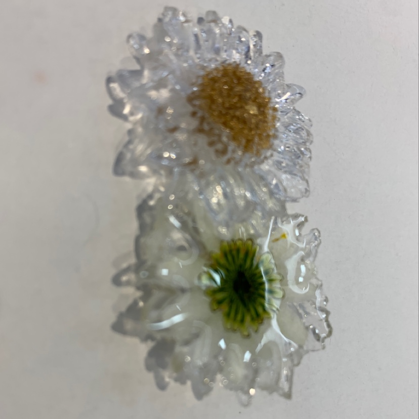 Resin gold foil sunflower jewelry accessories Specification image