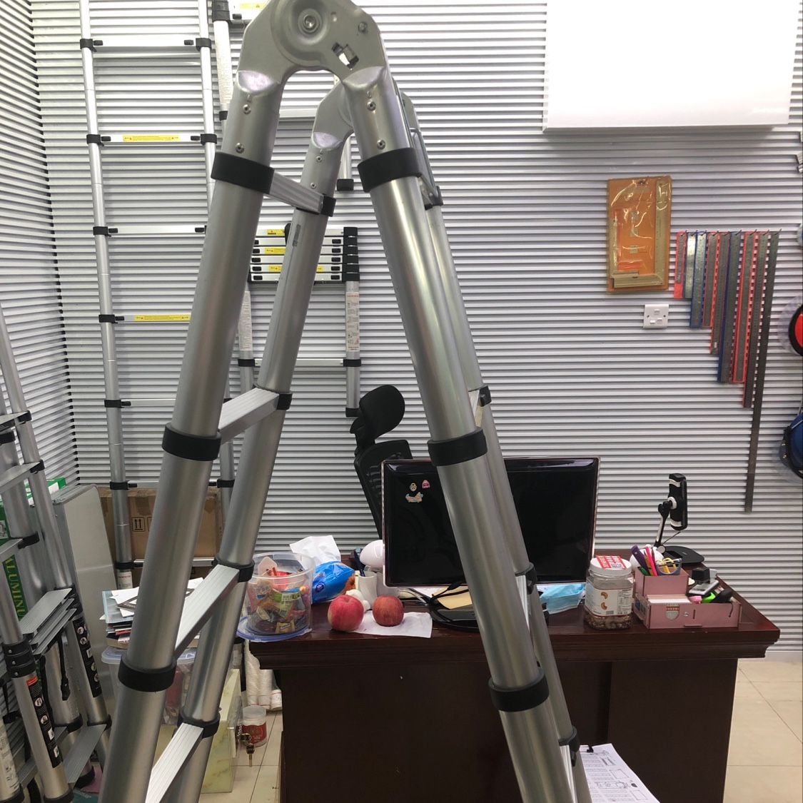 伸缩梯子铝合金加厚梯竹节梯家用梯收缩梯直梯