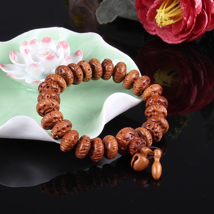 Hand-carved lotus bracelet made of lightning-struck jujube wood Specification image