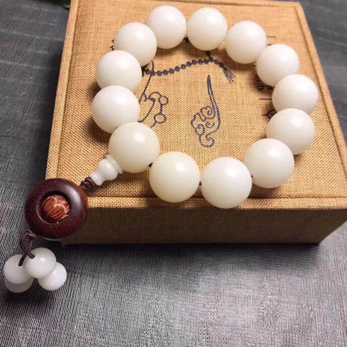 بوذا أبيض 18Mm الدم سوار هونولولو