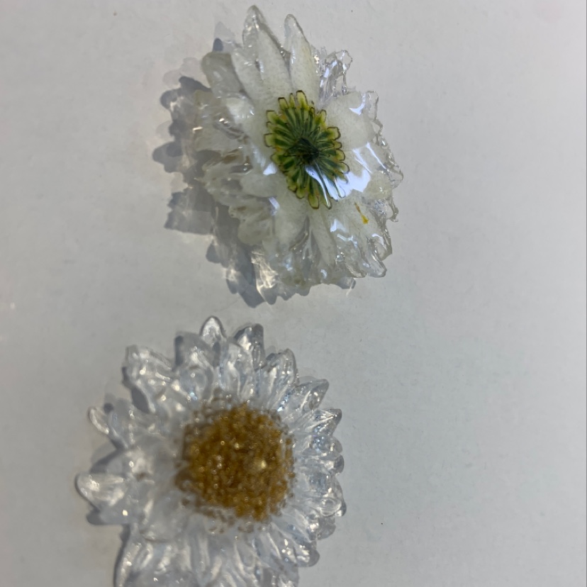 Resin gold foil sunflower jewelry accessories details Picture