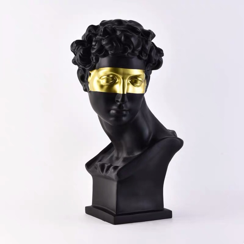 Sculptural head thumbnail