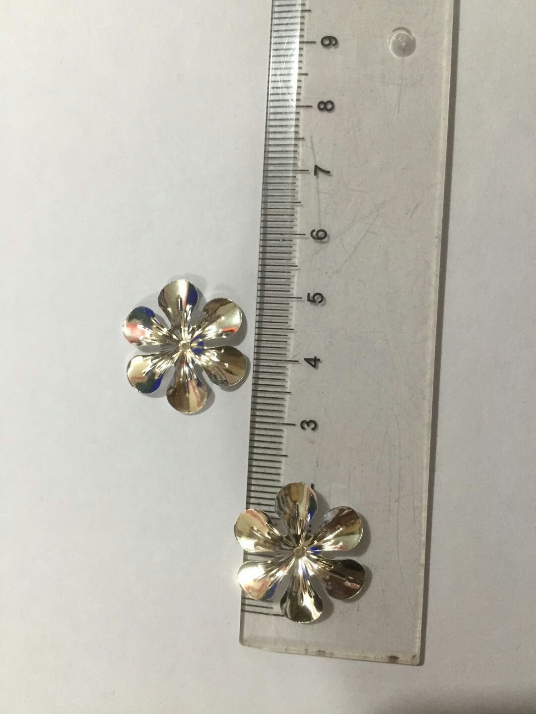 Small six-leaf flower thumbnail