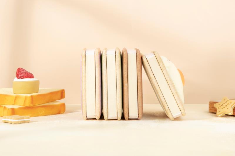 Xin Hong Lian Hua Stationery Bread Soft Bear Decompression Password Toast Essence Creative Korean Edition Hardcover Finger Notebook 20149 undefined