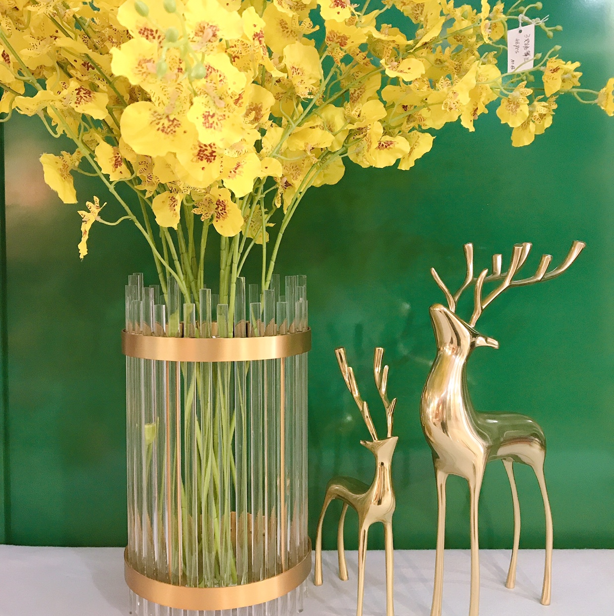 Crystal vase + deer thumbnail
