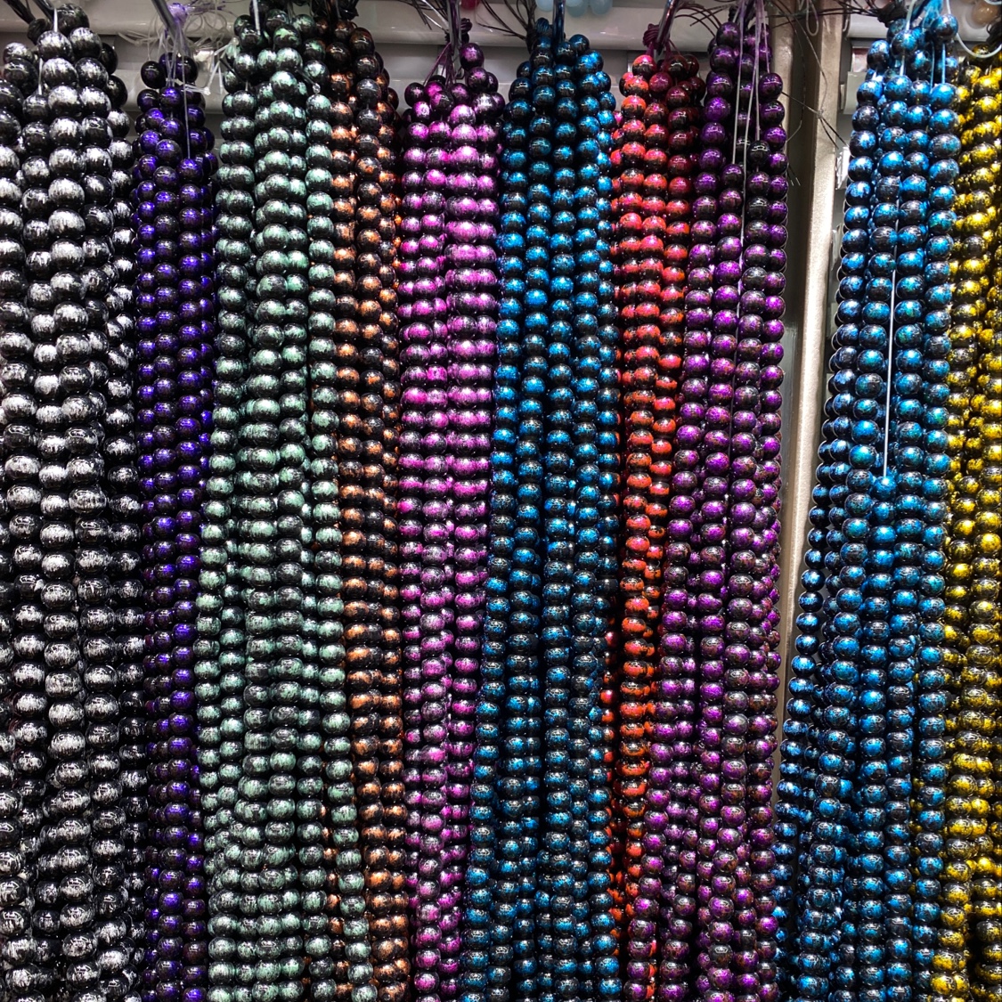 Glass beads 8 millimeters thick Item Picture