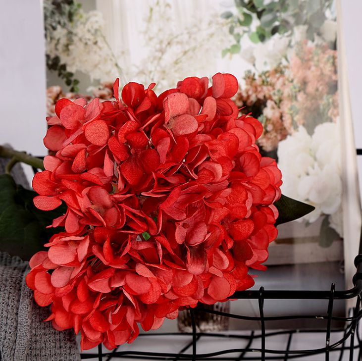 Yiwu quality products: Handcrafted artificial hydrangea flowers, wedding hydrangea artificial flowers, hand-held bouquets, home decoration artificial hydrangea artificial flowers, silk flowers, artificial flowers, hydrangea decorative flower accessories details Picture