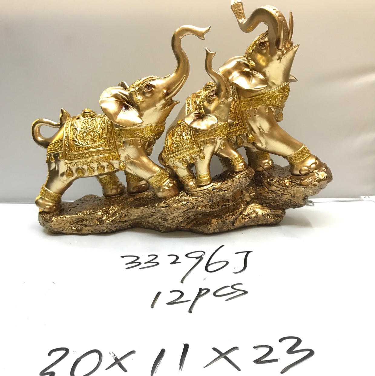 Golden elephant 33296 thumbnail