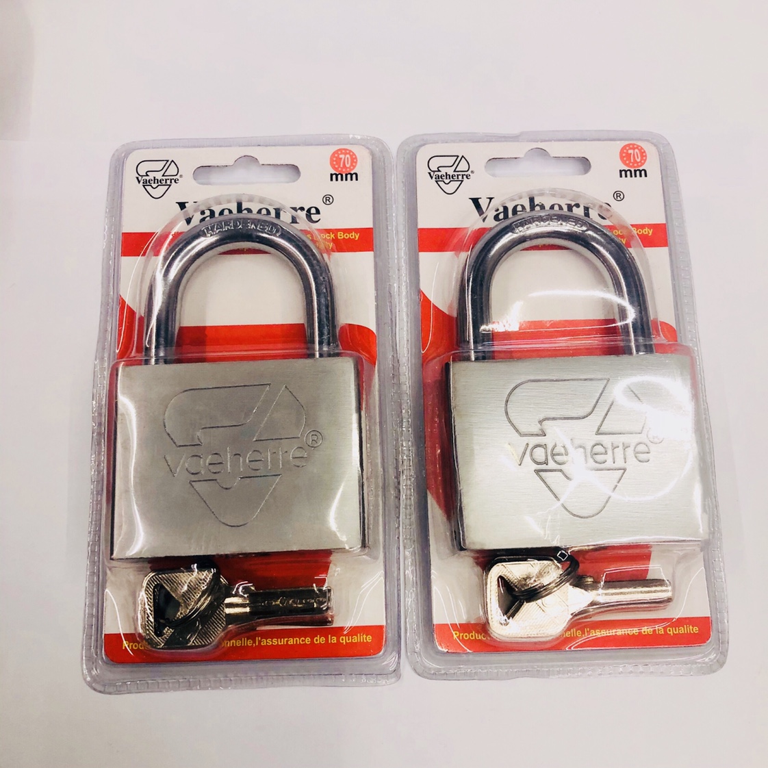 Double bubble tetragonal iron padlock thumbnail