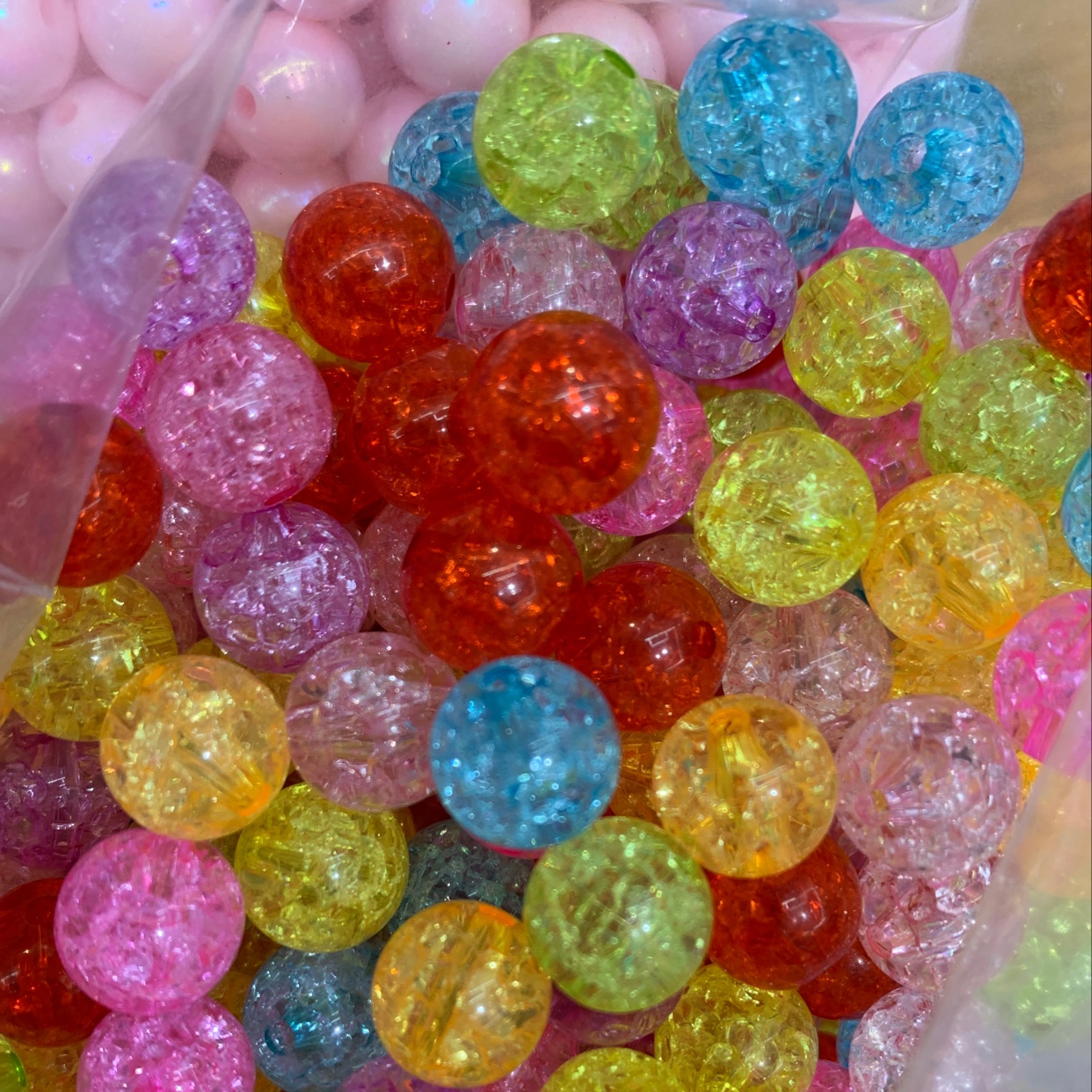 Acrylic crack bead