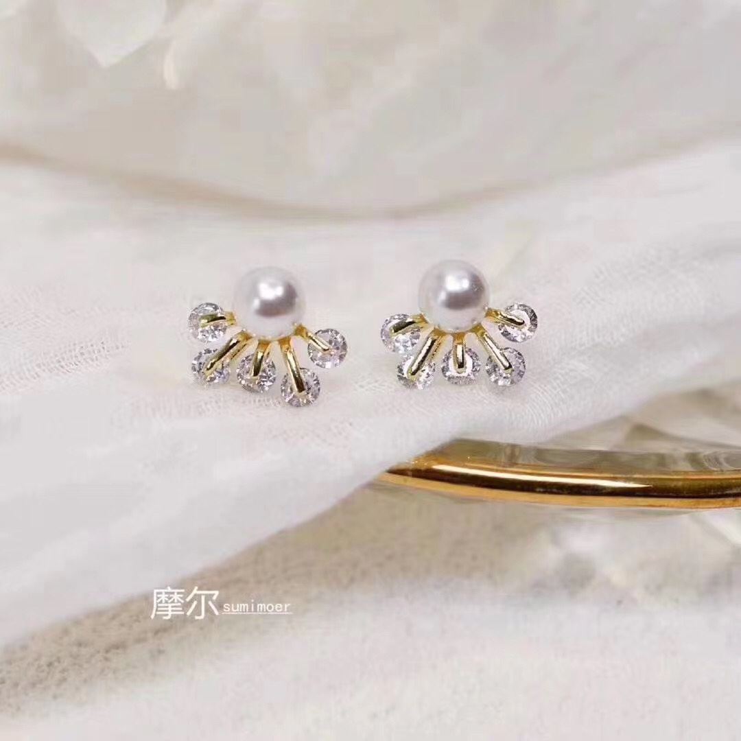 Korean S925 small natural pearl earrings