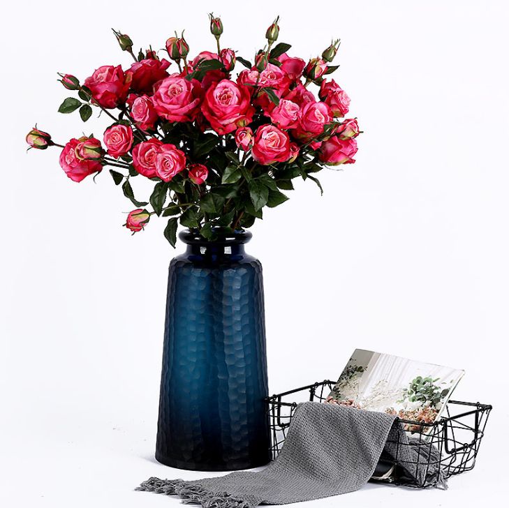 Yiwu Quality High-end artificial rose bouquet, 6-head Cold Beauty rose