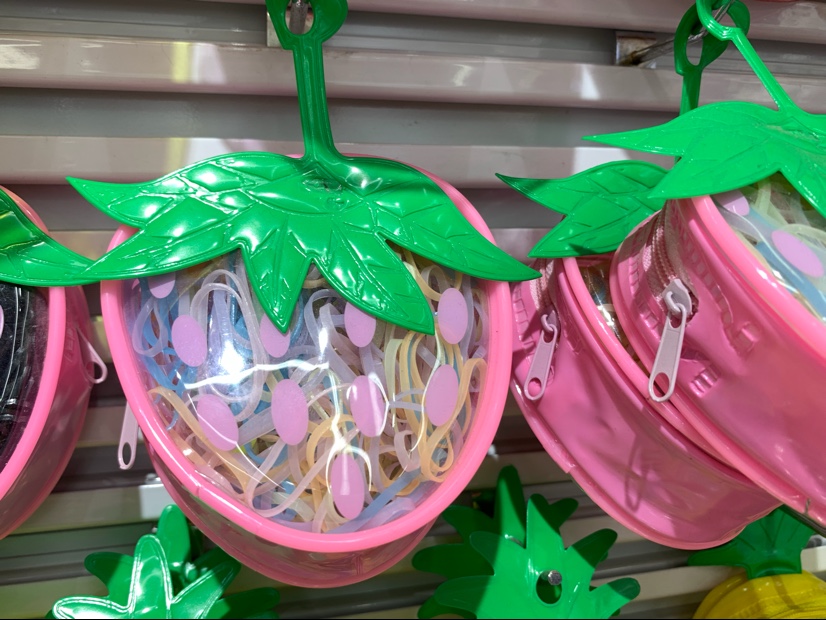 Children's headwear rubber band pulls constantly on strawberry packets thumbnail