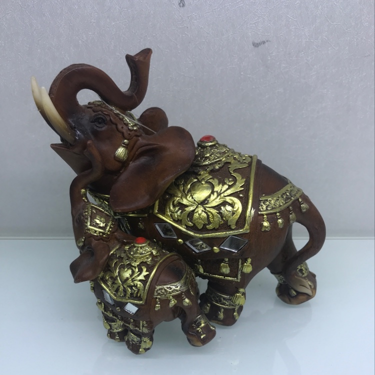 Resin elephant thumbnail