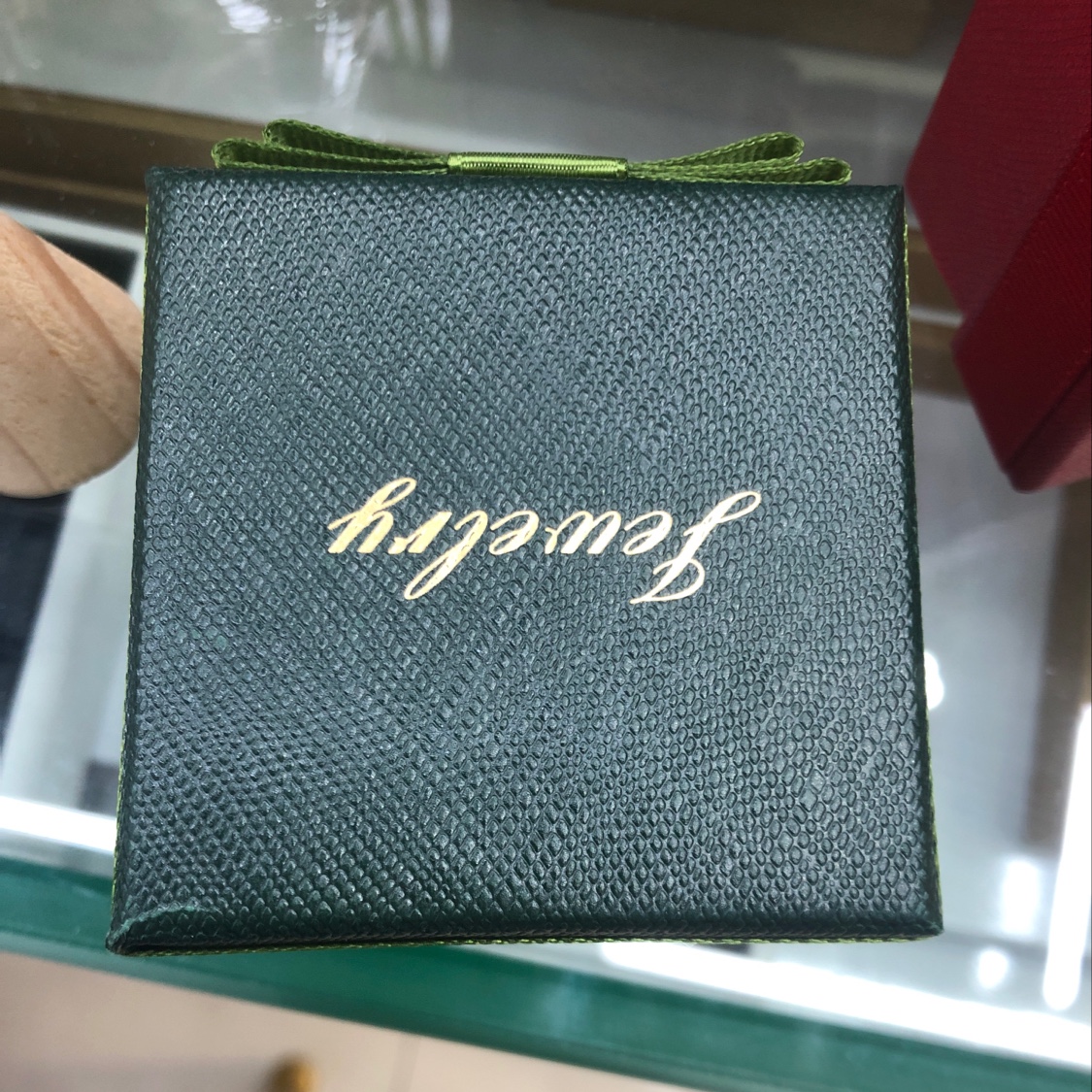 Wedding ring box A velvet gift box a small stud jewelry box for a retro wedding proposal thumbnail