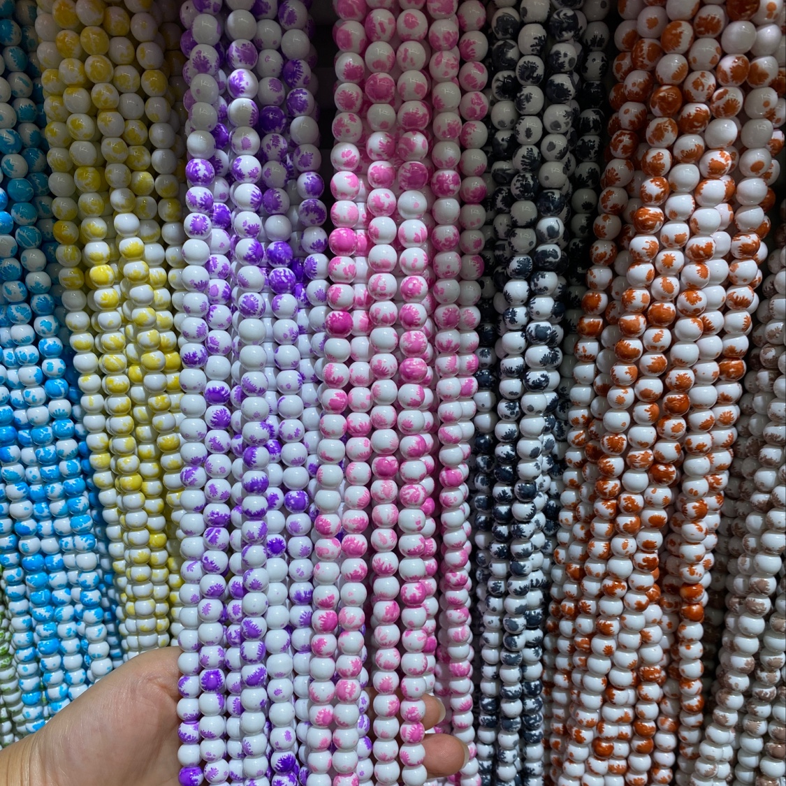 Glass beads 8 millimeters thick details Picture