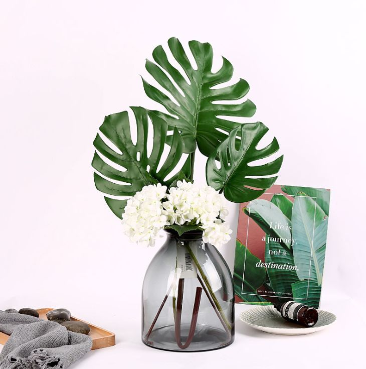 Yiwu quality products: Large, medium and small turtle-back leaf films, turtle-back leaf green plants for decoration, wedding photography and artificial plants