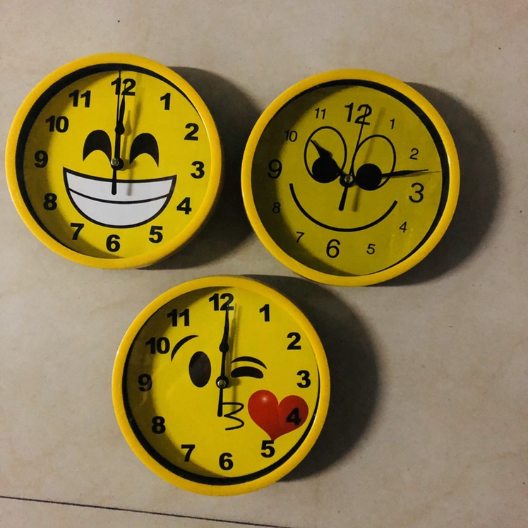 Silent and cute wall clock
