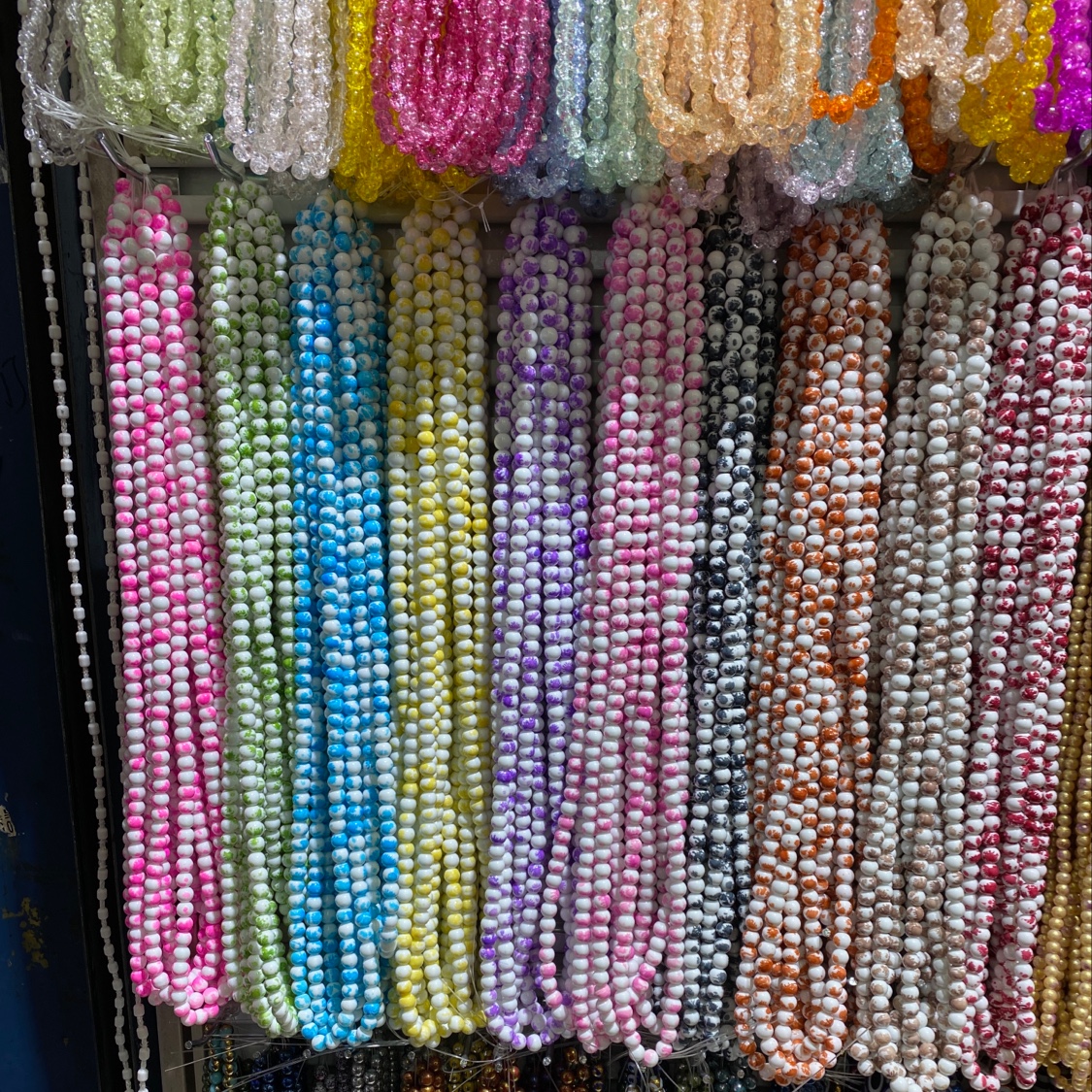 Glass beads 8 millimeters thick