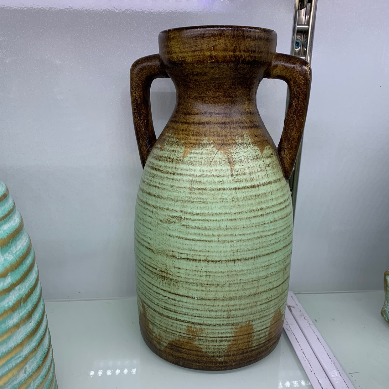 Flower vase with handle thumbnail