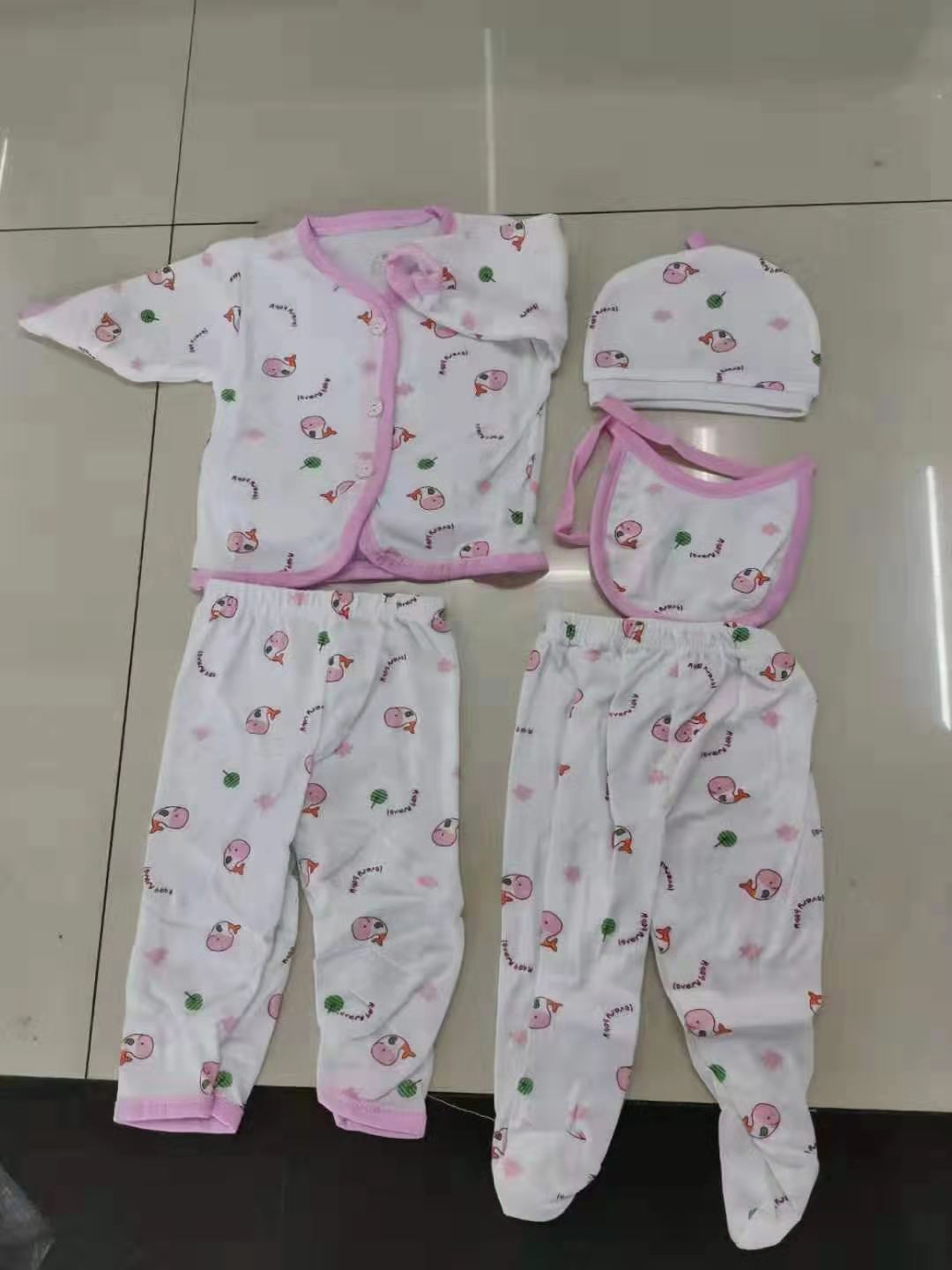 婴儿五件套涤纶五件套，童装连身衣儿童春秋