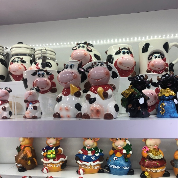 وتُعدّ قطع الراتنج في السيارات في شكل مجموعات من الحلي الخلاقة Item Picture