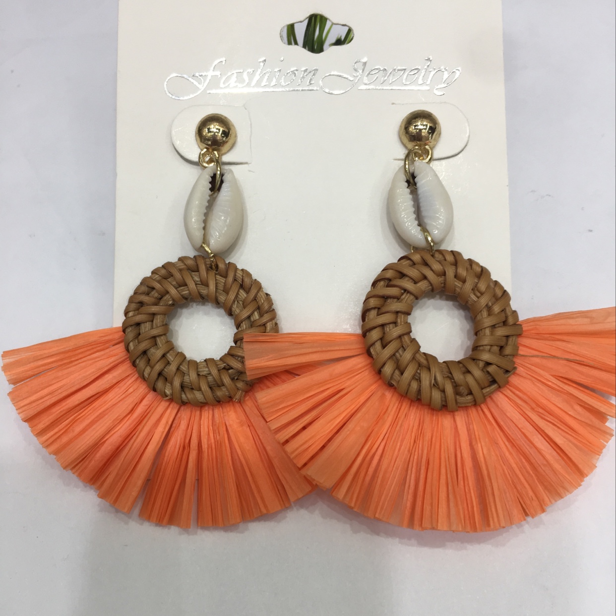 Seaside vacation and leisure rattan woven fashionable grass shell earrings details Picture