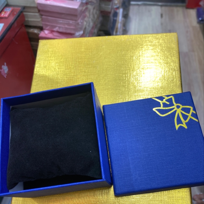 9x9x5.5手表包装盒产品图