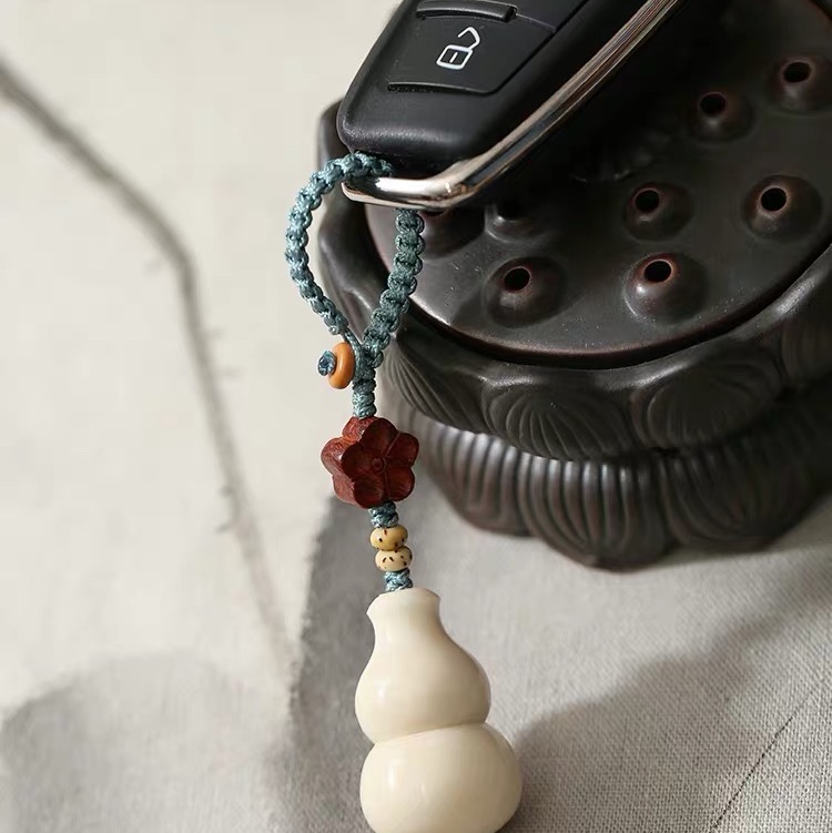 Ivory nut keychain details Picture