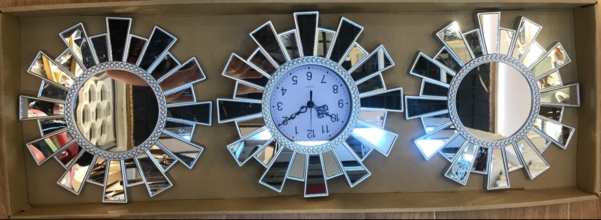 挂钟镜子 墙上装饰细节图