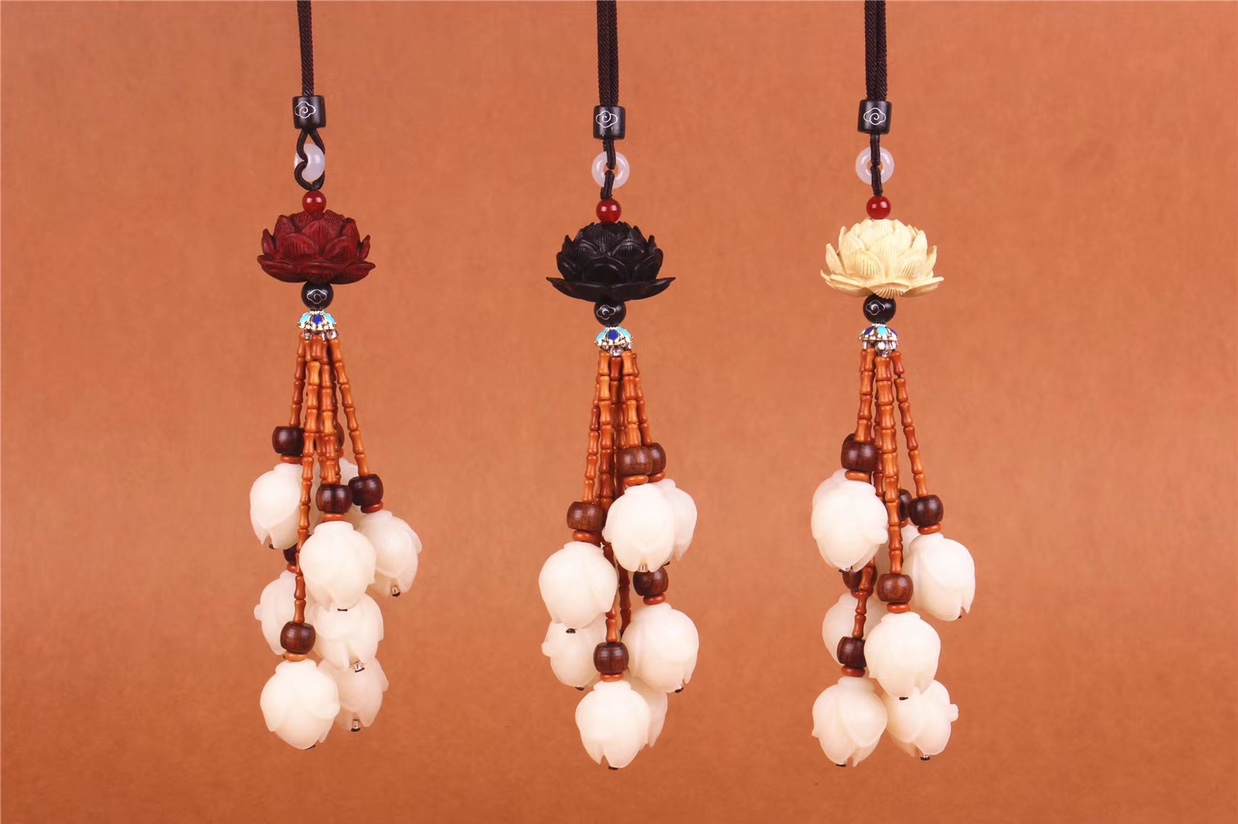 National trend lotus car pendant