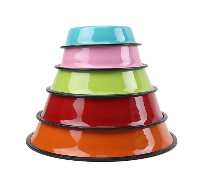 Wholesale cat and dog bowls, colored spray-painted pet bowls, stainless steel dog bowls, anti-slip single bowl food bowls for dogs and cats Application Scenario
