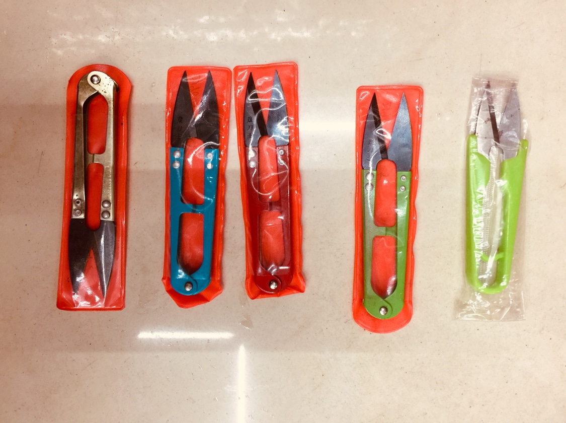 The styles of yarn scissors are complete thumbnail