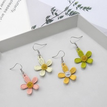 Small fresh Daisy flower Earring female 2020 new fashion simple and simple joker earring hyun wind earring