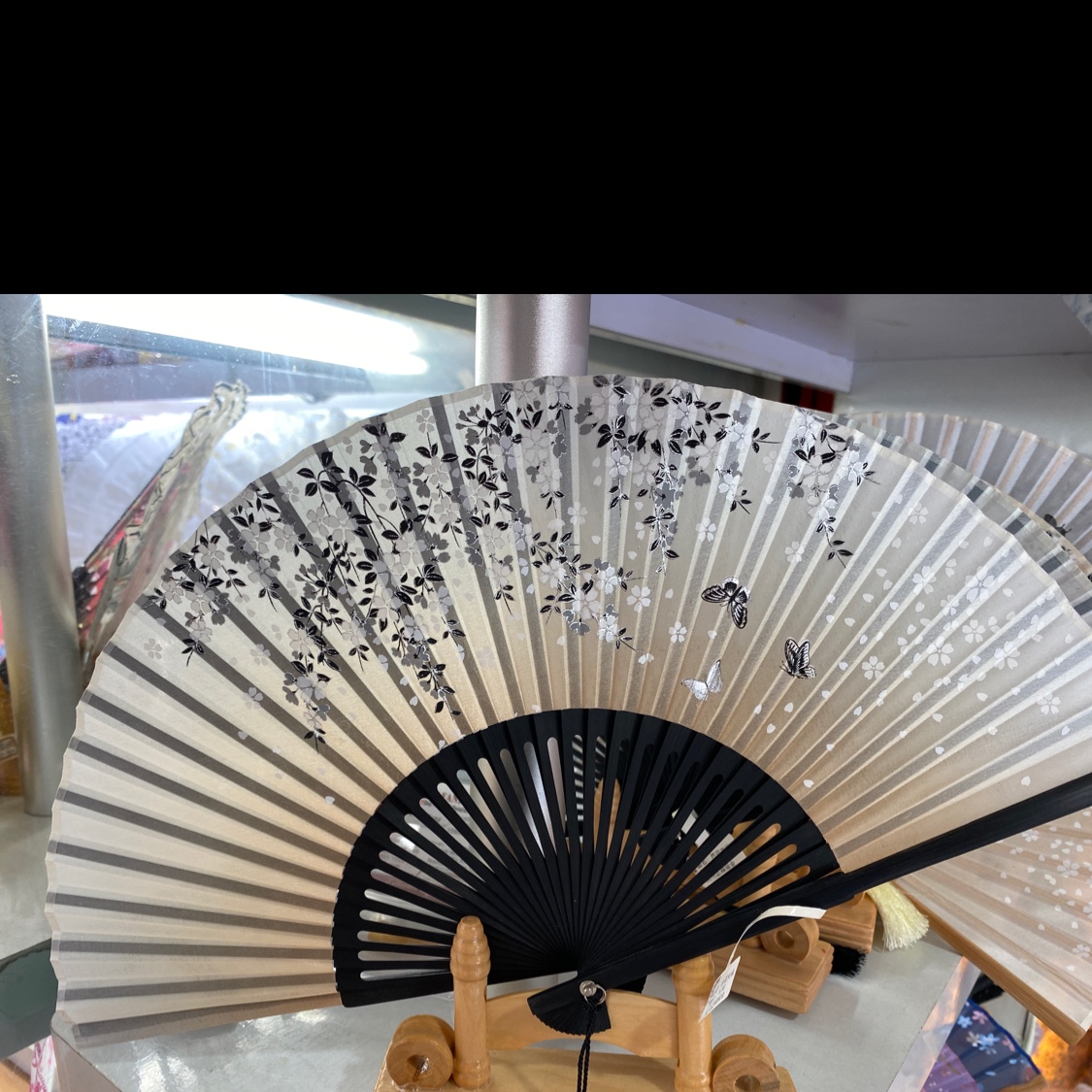 Flowers female fan thumbnail