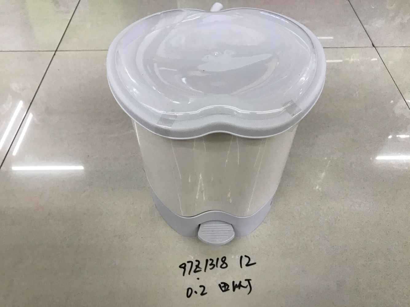 97Z1318 plastic garbage can foot couch cover household garbage can