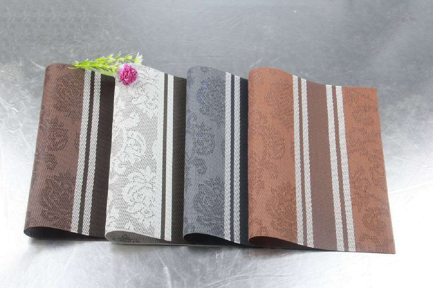 Factory direct sales of sturdy PVC vertical striped jacquard Teslin hotel high-end anti-slip and heat-insulating placemats detail image 1