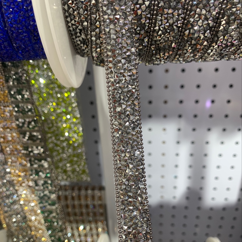 Dress and trousers accessories thumbnail
