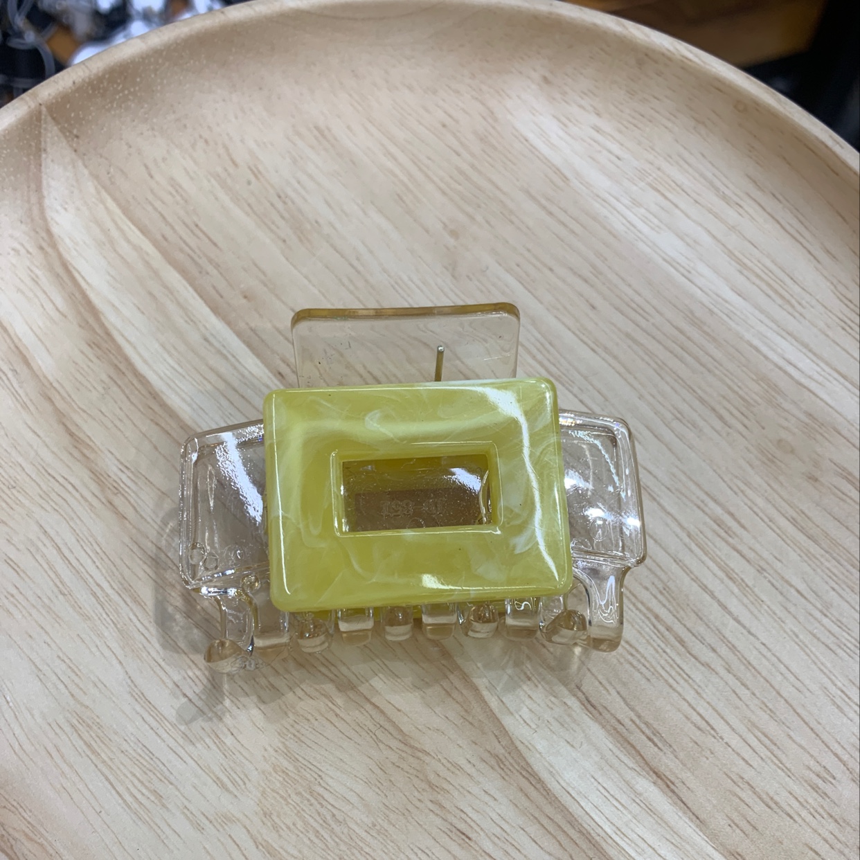 Colorful resin square grab, flower press, headwear and hair accessory Specification image