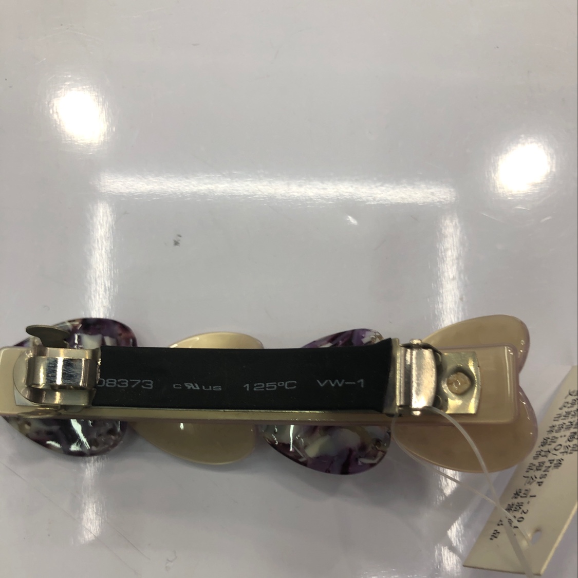 Acrylic
Bisecting Clip Application Scenario
