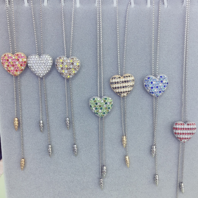 The necklace will be popular in 2020, which is suitable for fashionable ladies with fashionable style and simple atmosphere full figure
