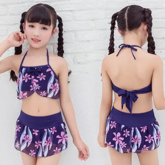 Children's swimsuits come in a variety of split and one-piece styles at favorable prices! Girls' swimsuits details Picture