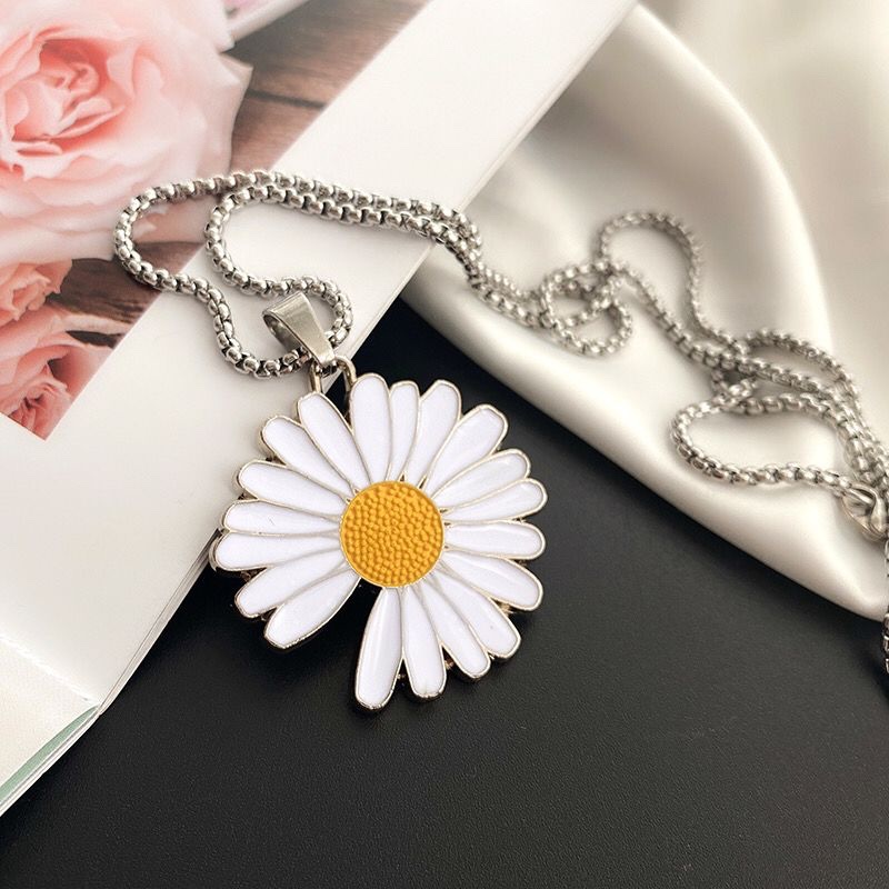 Quan Zhilong the same alloy Daisy sunflower stainless steel chain necklace accessories thumbnail