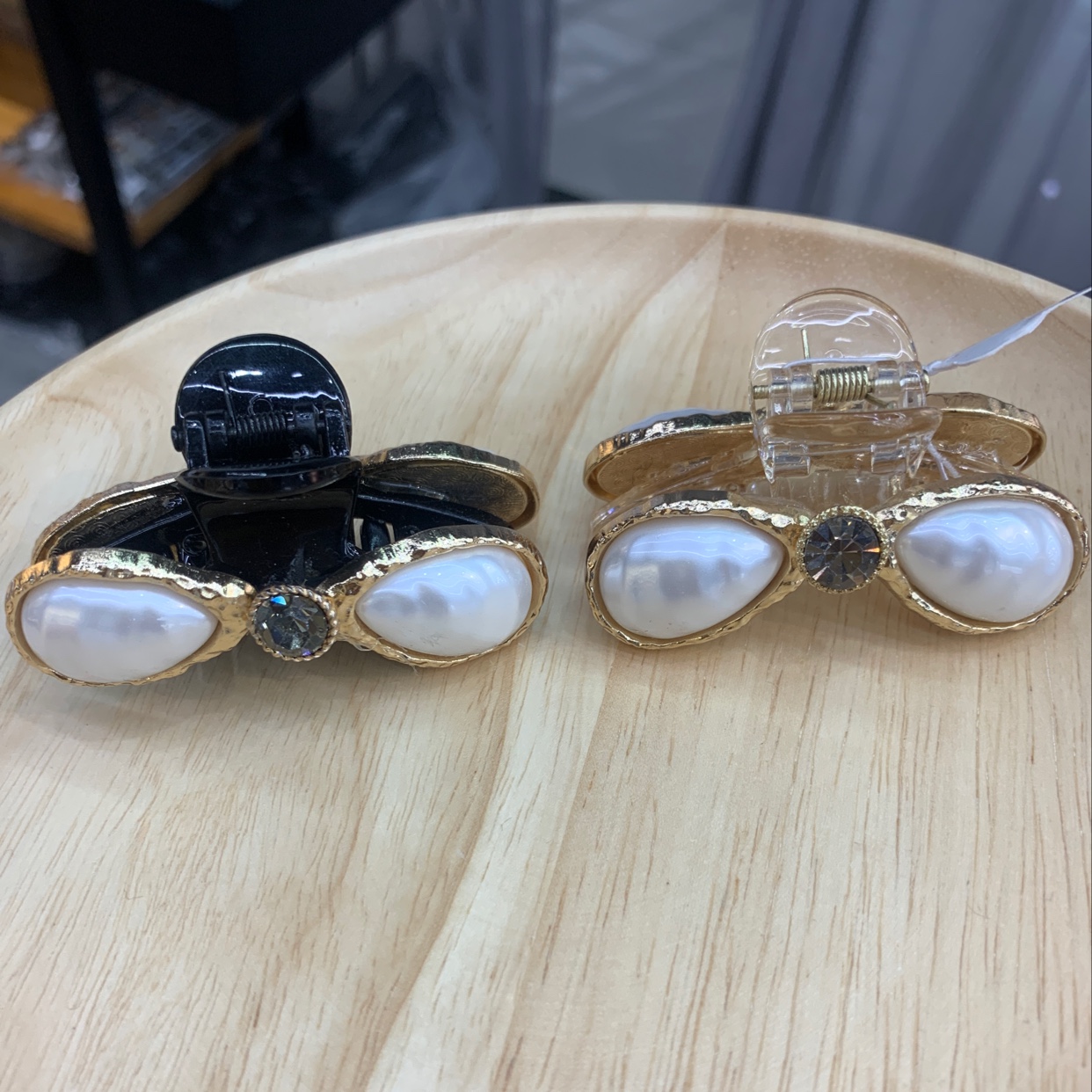 Alloy pearl bow grab clip press clip headwear and hair accessory