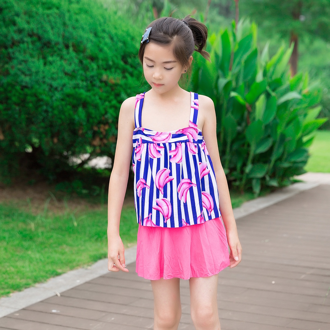 The girl swimsuit, the design and color is much, the price is practical, the manufacturer lets profit!