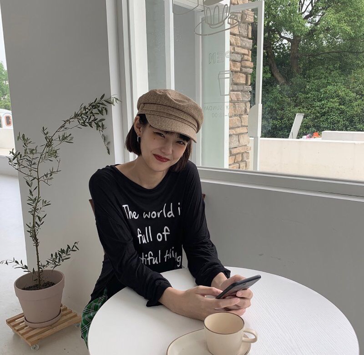 القبعات النسائية هي قبعات من القبعات، Item Picture