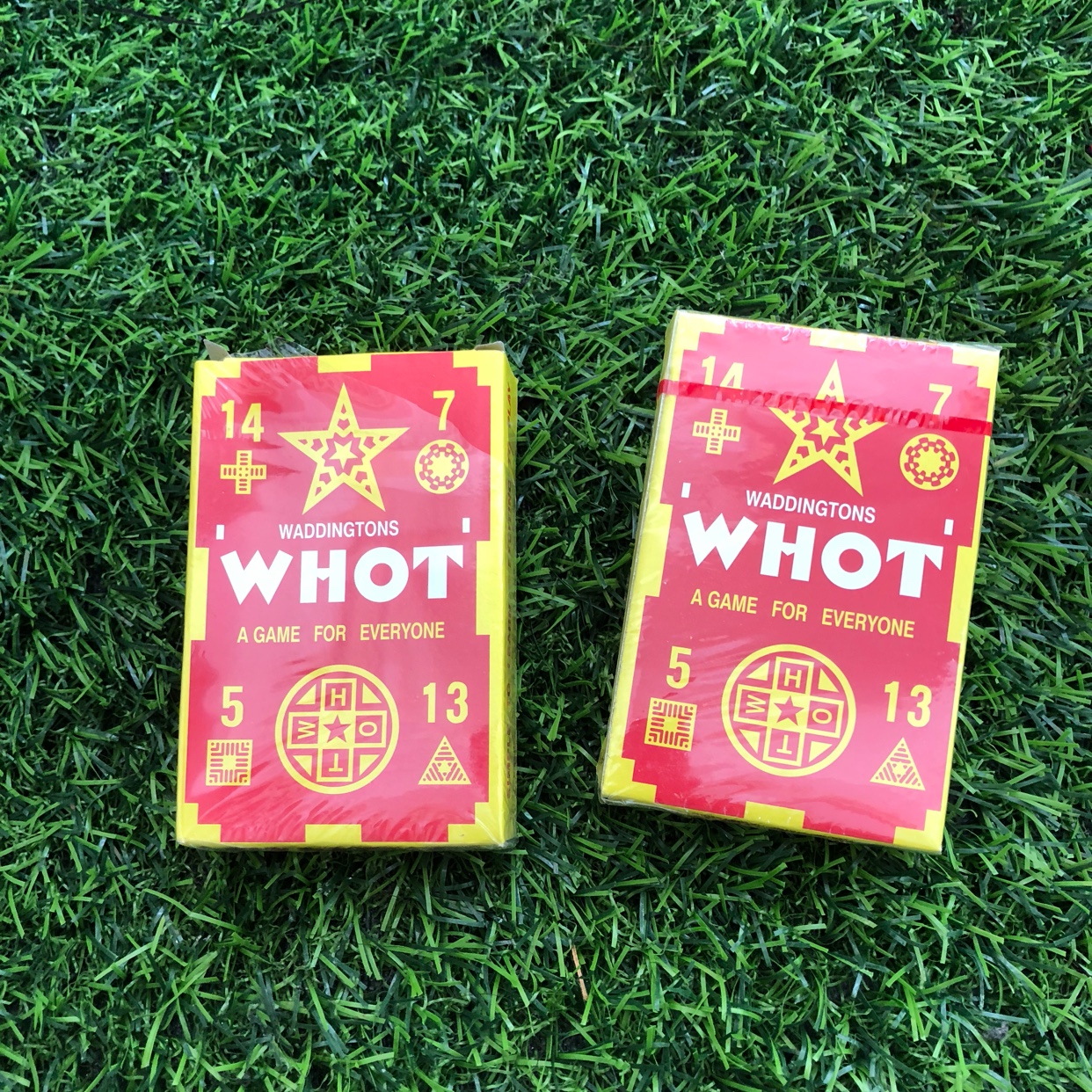 扑克牌
出口尼日利亚 230克纸 低档牌whot牌